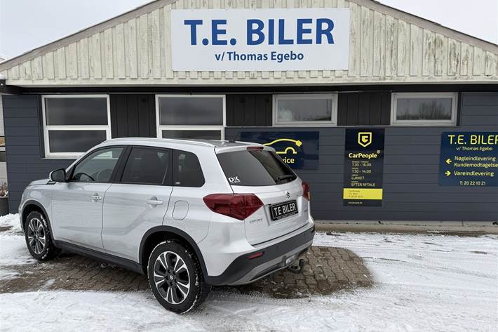 Sølv Suzuki Vitara fra 2021