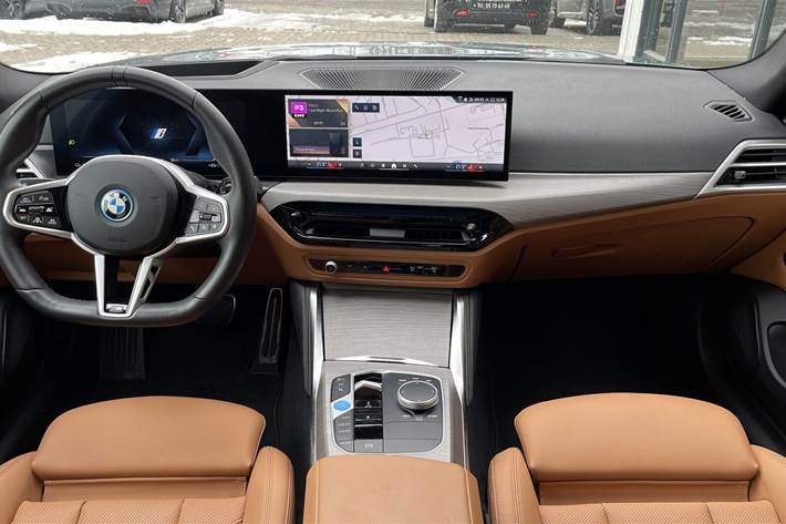 Grøn BMW i4 fra 2024