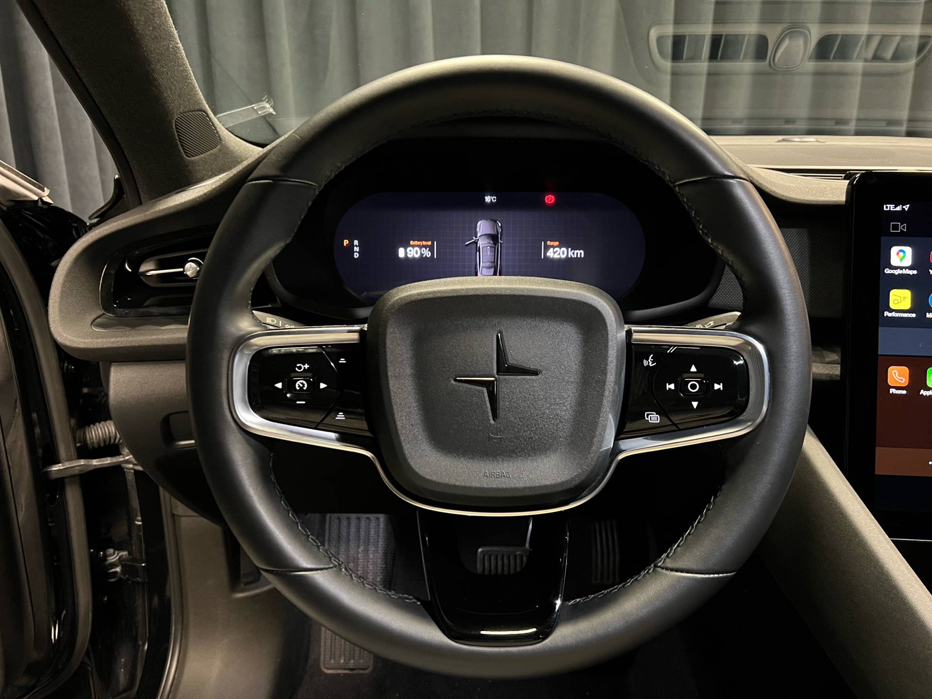 Sort Polestar 2 fra 2023