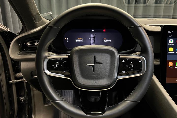 Sort Polestar 2 fra 2023