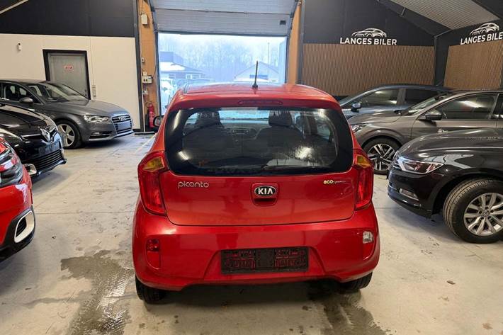 Grå Kia Picanto fra 2013