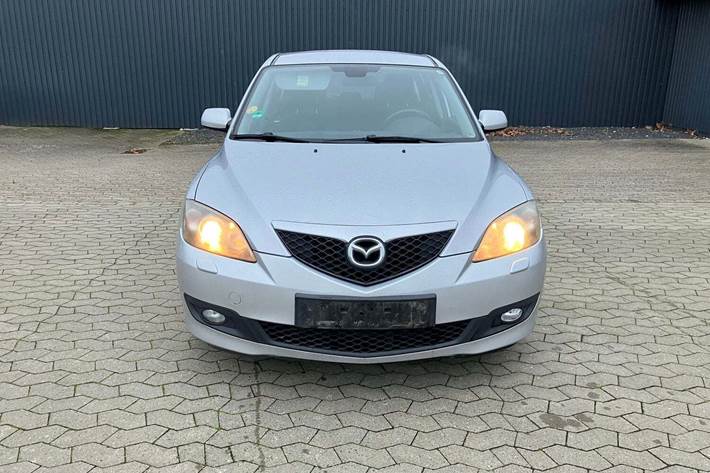 Sølv Mazda 3 fra 2008