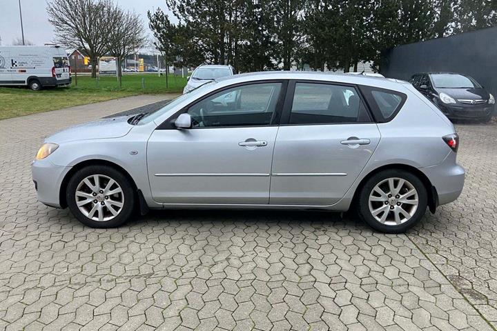 Sølv Mazda 3 fra 2008