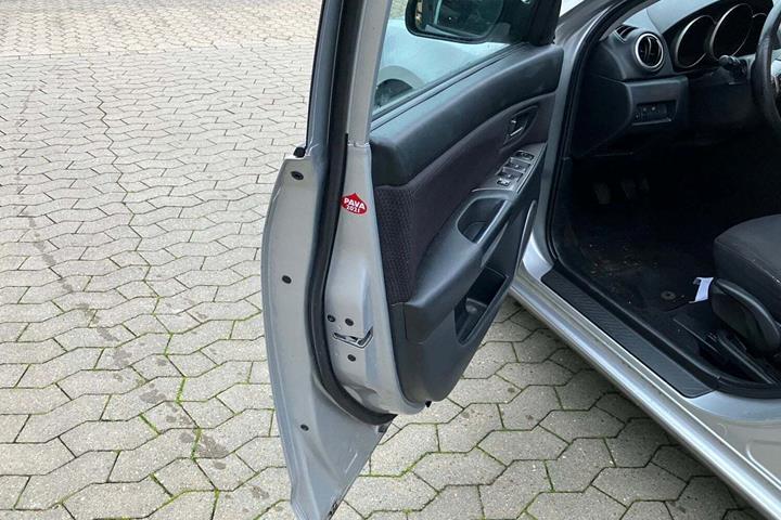 Sølv Mazda 3 fra 2008