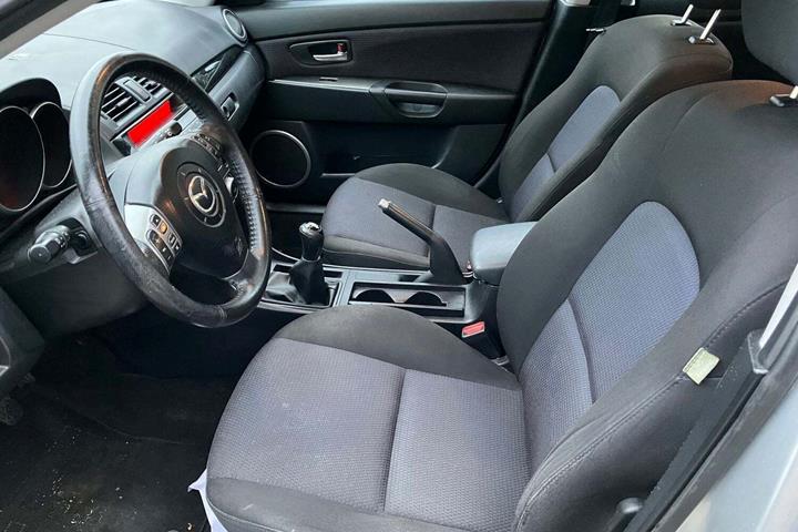 Sølv Mazda 3 fra 2008
