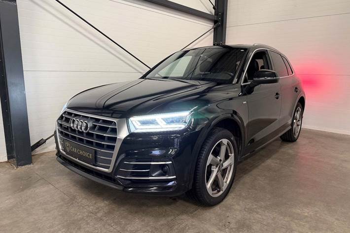 Sort Audi Q5 fra 2019 set udefra