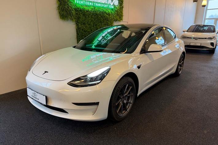 undefined Tesla Model 3 fra 2021 set udefra