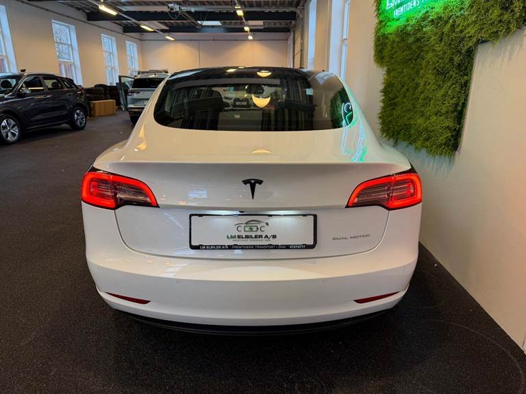 Tesla Model 3 Long Range AWD