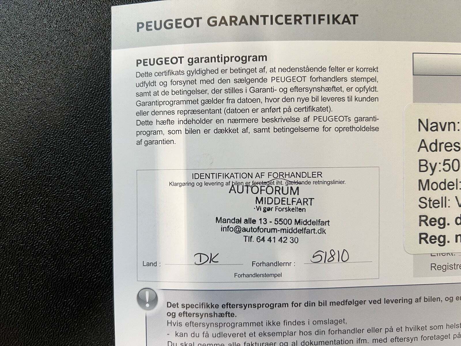 Sort Peugeot 208 fra 2017