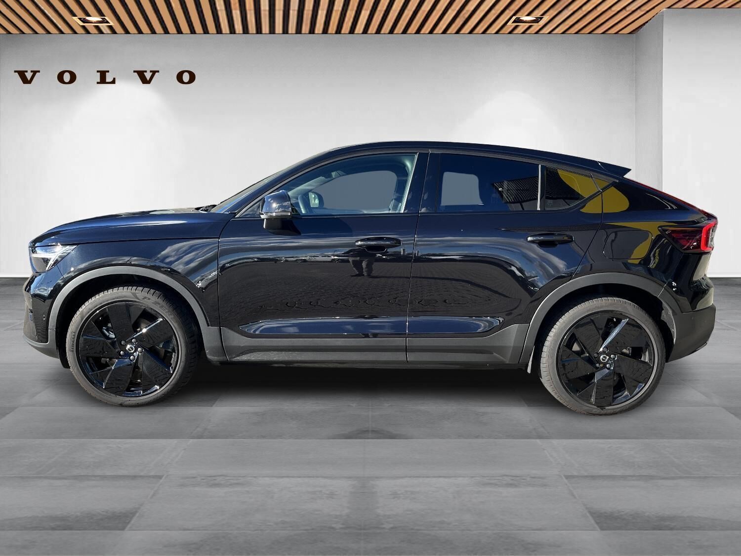 Volvo EC40 Extended Range Black Edition