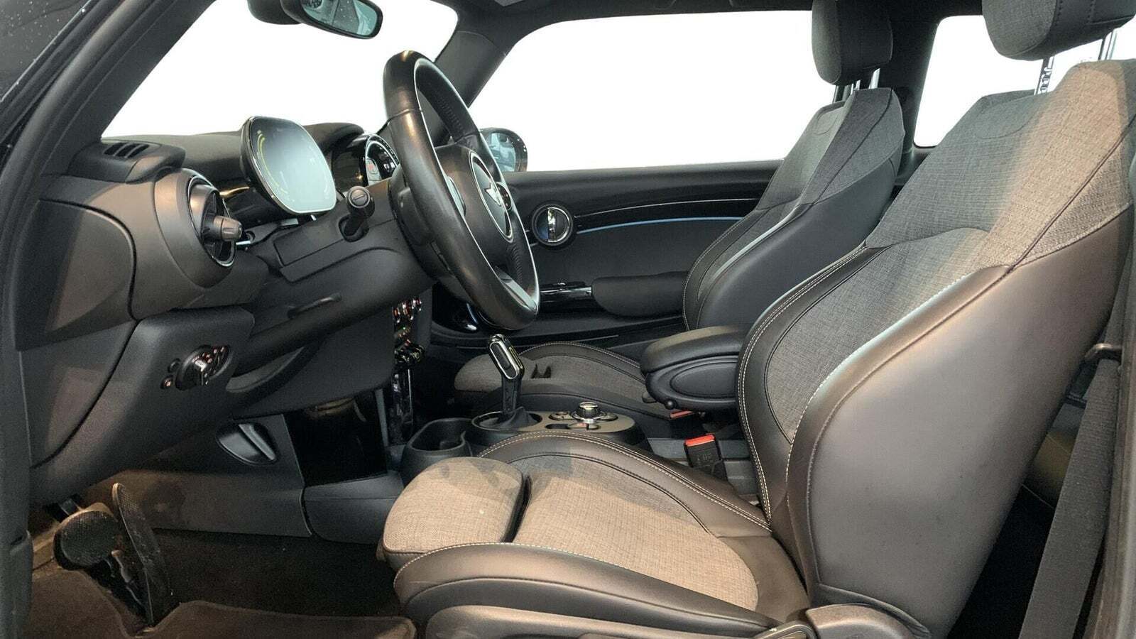 Mini Cooper SE Classic Trim