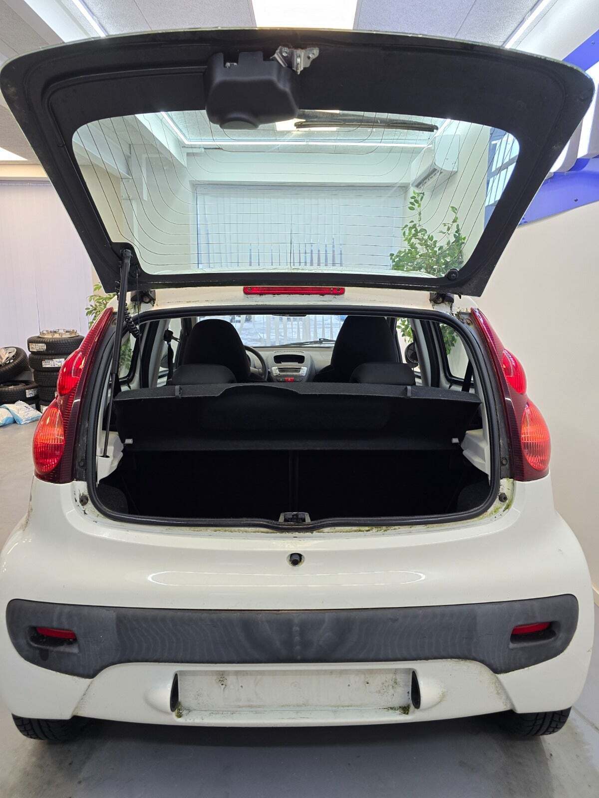 Hvid Peugeot 107 fra 2013