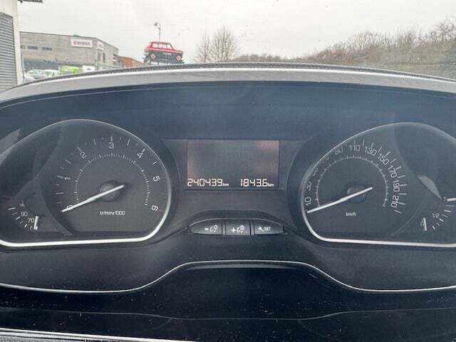 undefined Peugeot 208 fra 2016