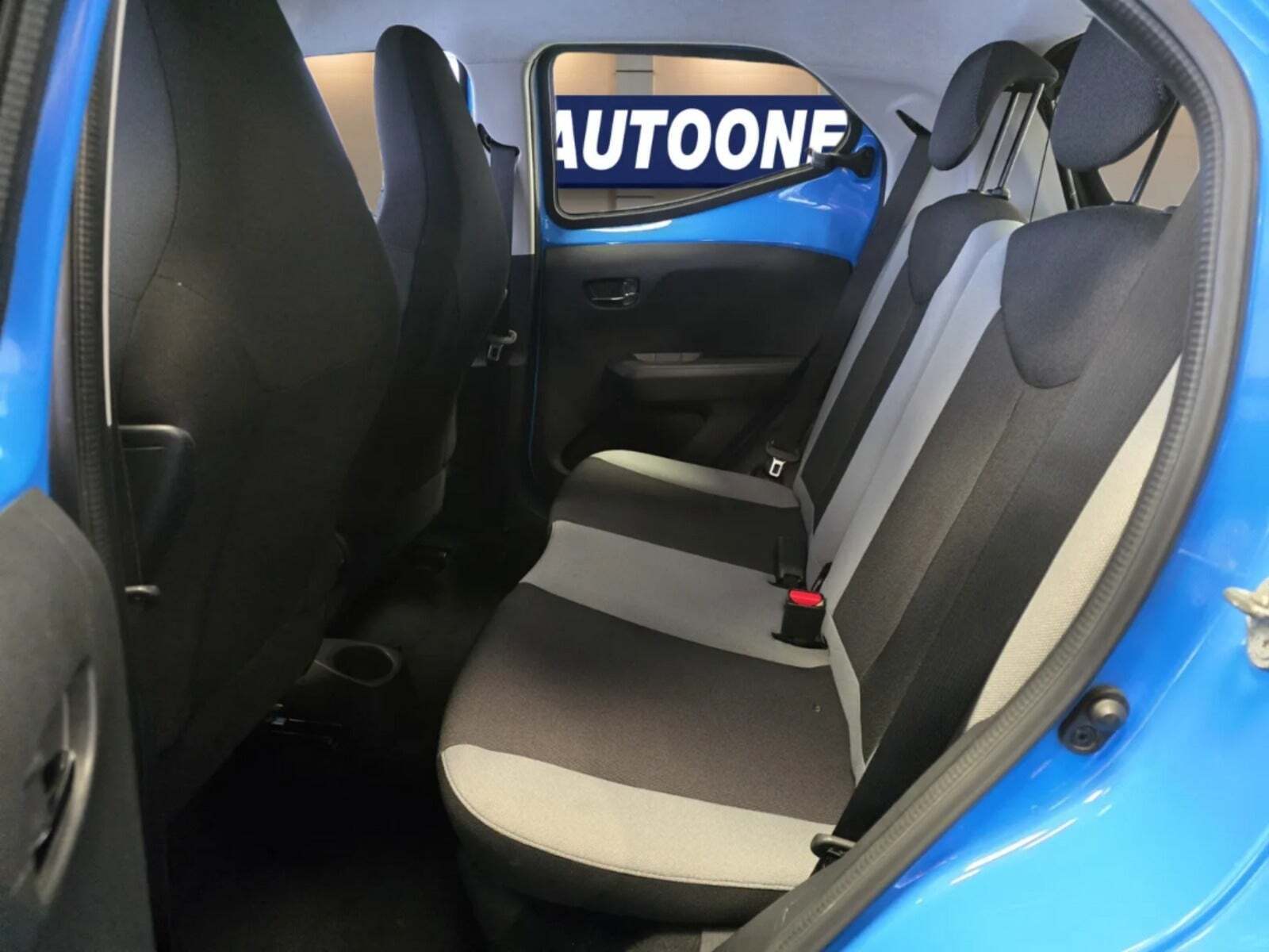 Blå Toyota Aygo fra 2015