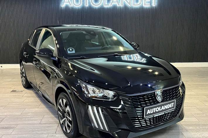 Sort Peugeot e-208 fra 2025 set udefra