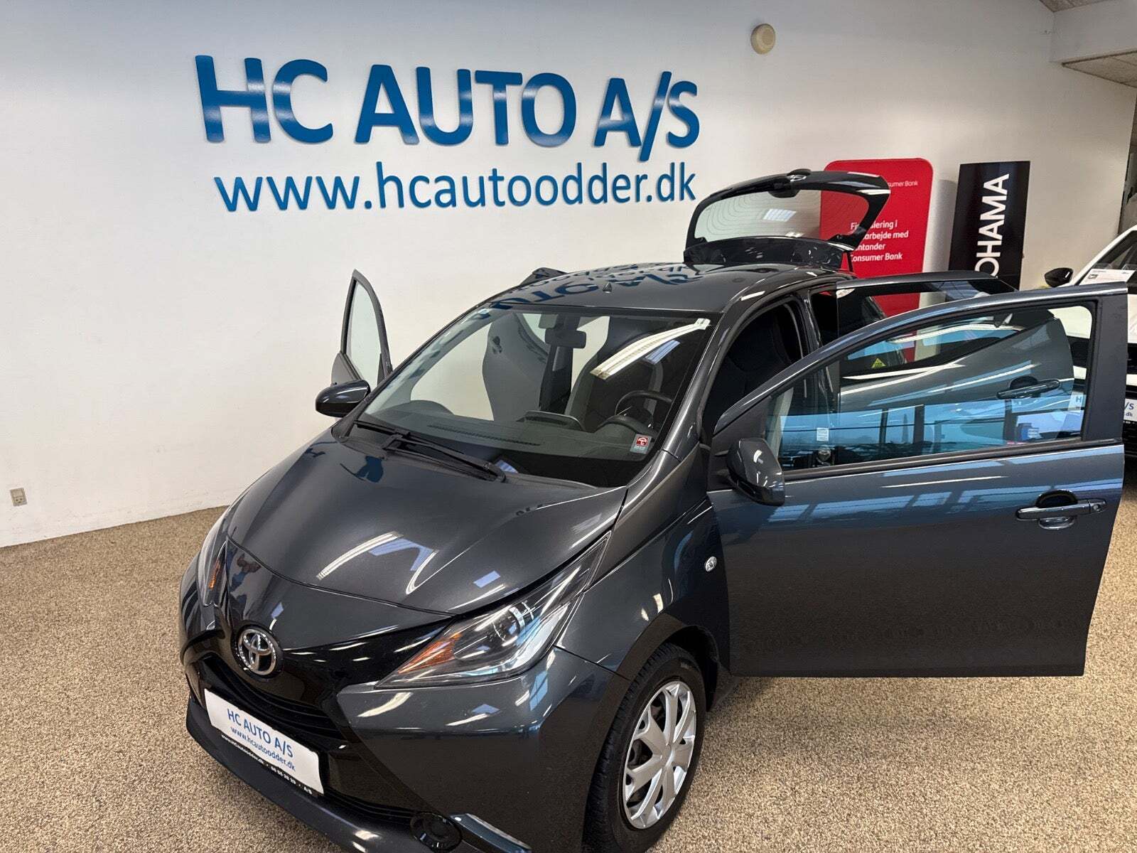 Grå Toyota Aygo fra 2017