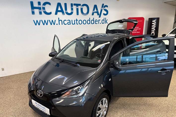 Grå Toyota Aygo fra 2017