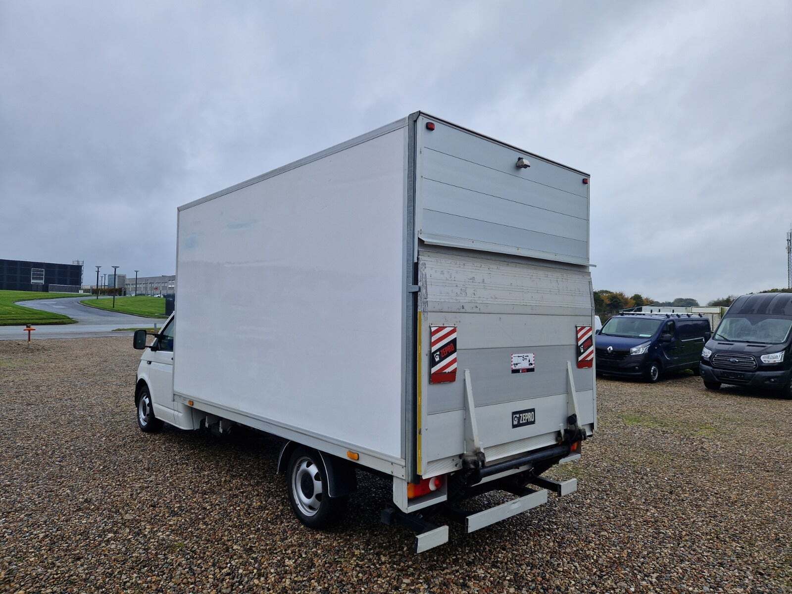 VW Transporter 2,0 TDi 150 Alukasse m/lift