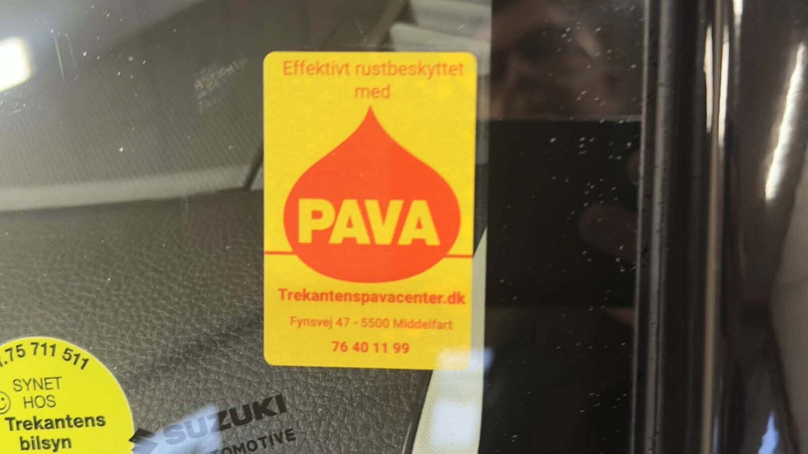 Grå Suzuki Swift fra 2016