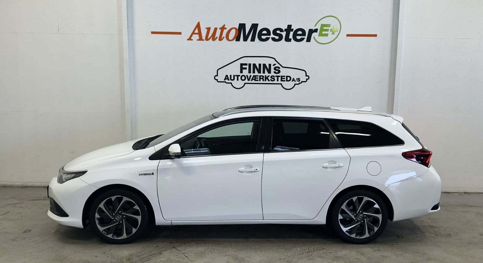 Toyota Auris 1,8 Hybrid H2 Style Skyview CVT