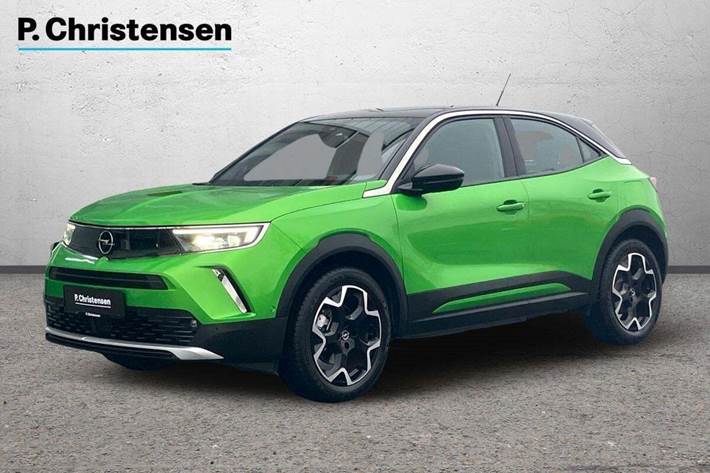 Grøn Opel Mokka-e fra 2023 set udefra