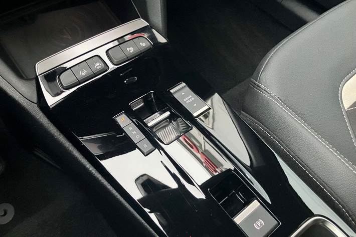 Grøn Opel Mokka-e fra 2023