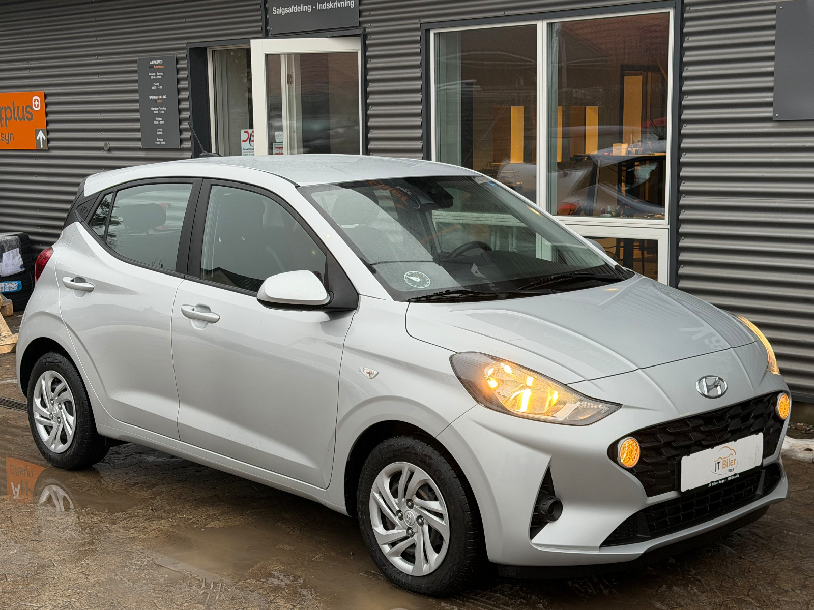 Sølv Hyundai i10 fra 2020