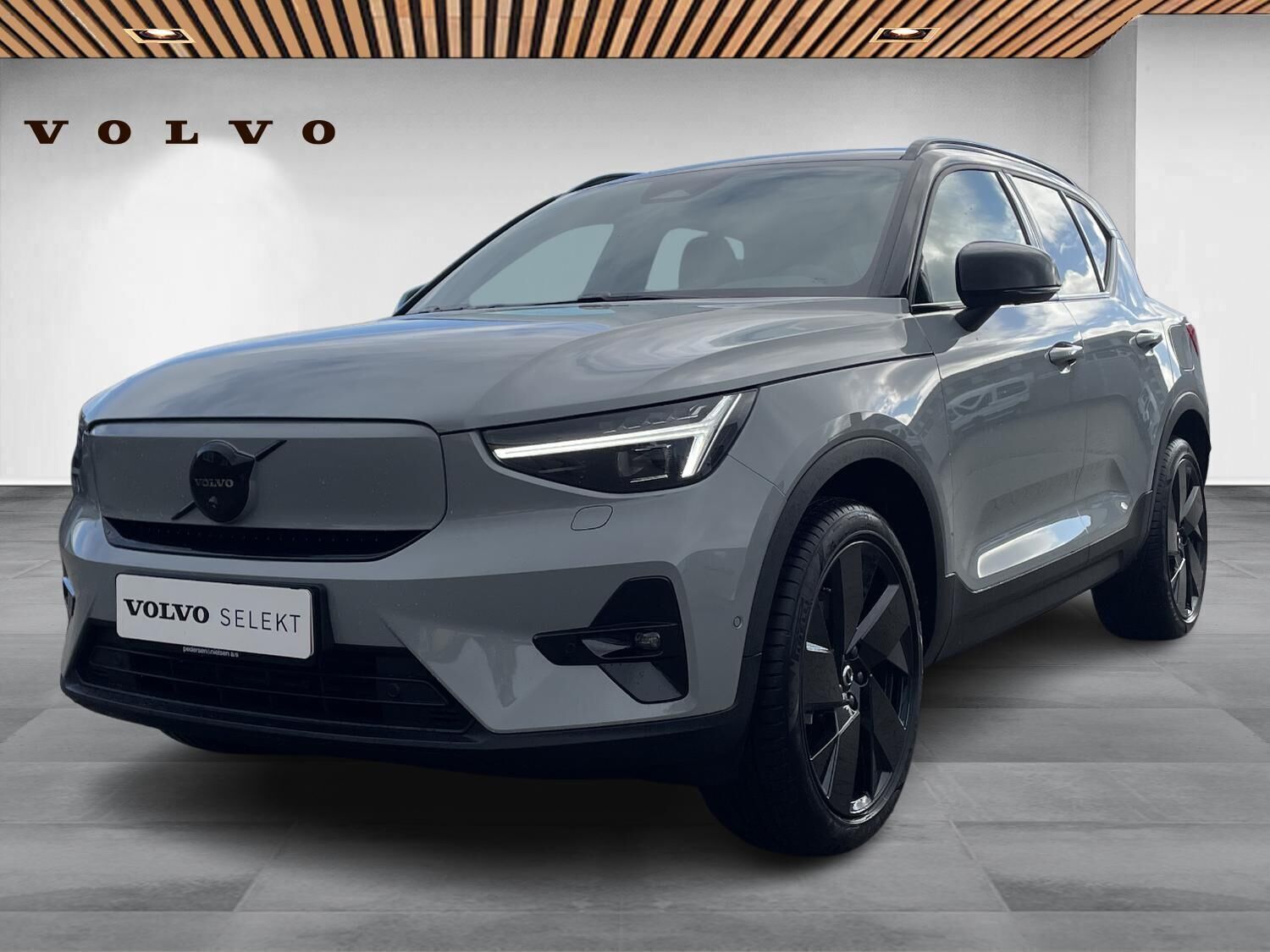 Volvo EX40 Single Motor Extended Range Black Edition 252HK 5d Aut.