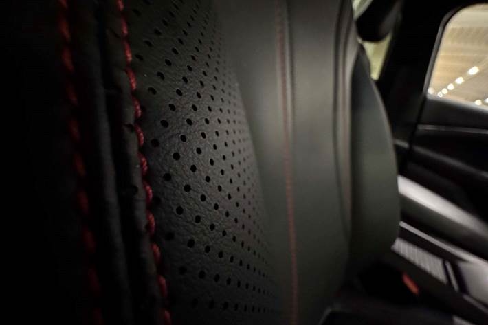 Rød Ford Mustang Mach-E fra 2022