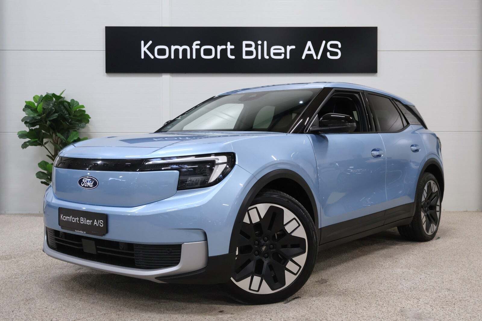 Ford Explorer 82 Select Extended Range