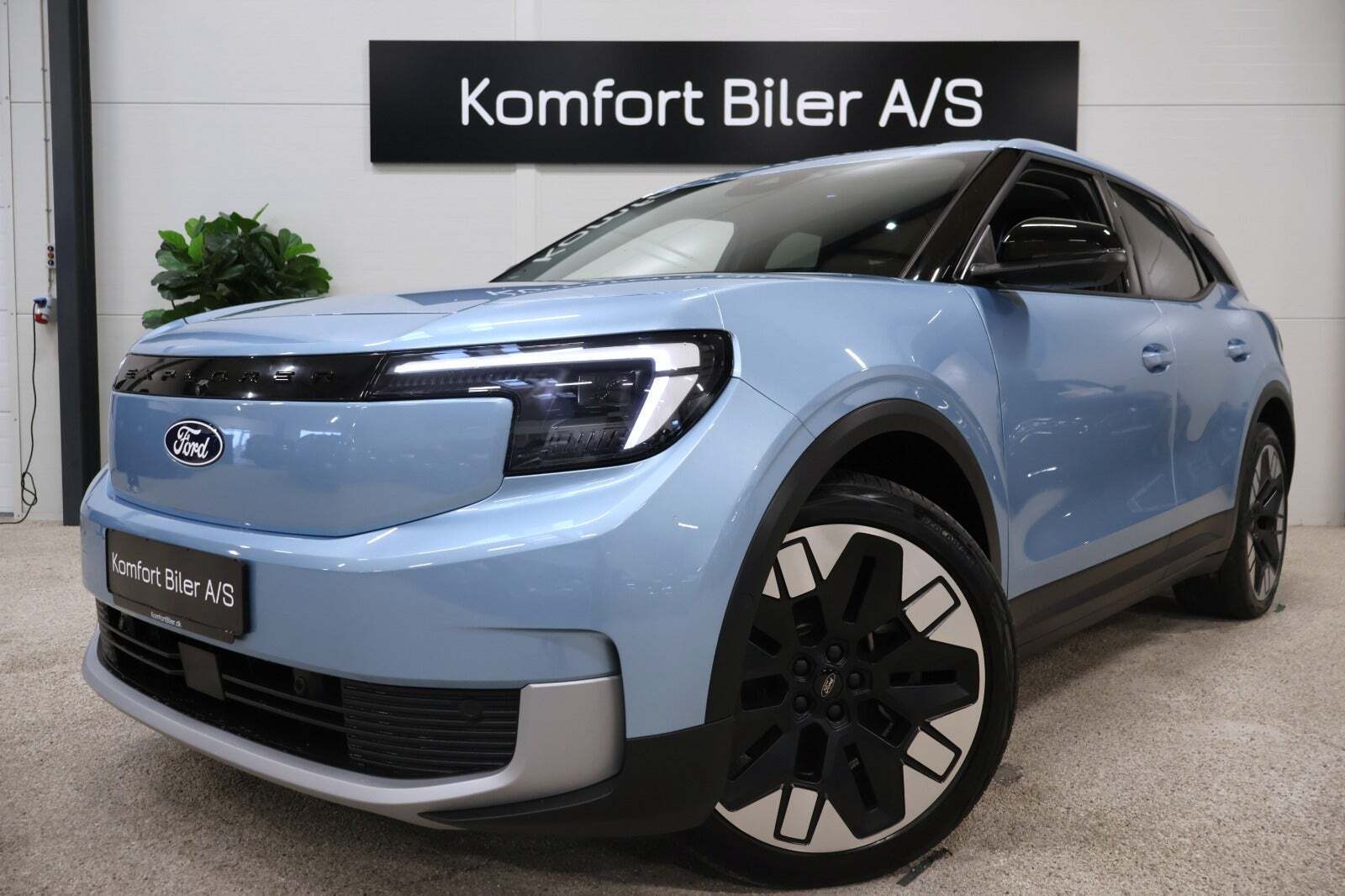 Ford Explorer 82 Select Extended Range