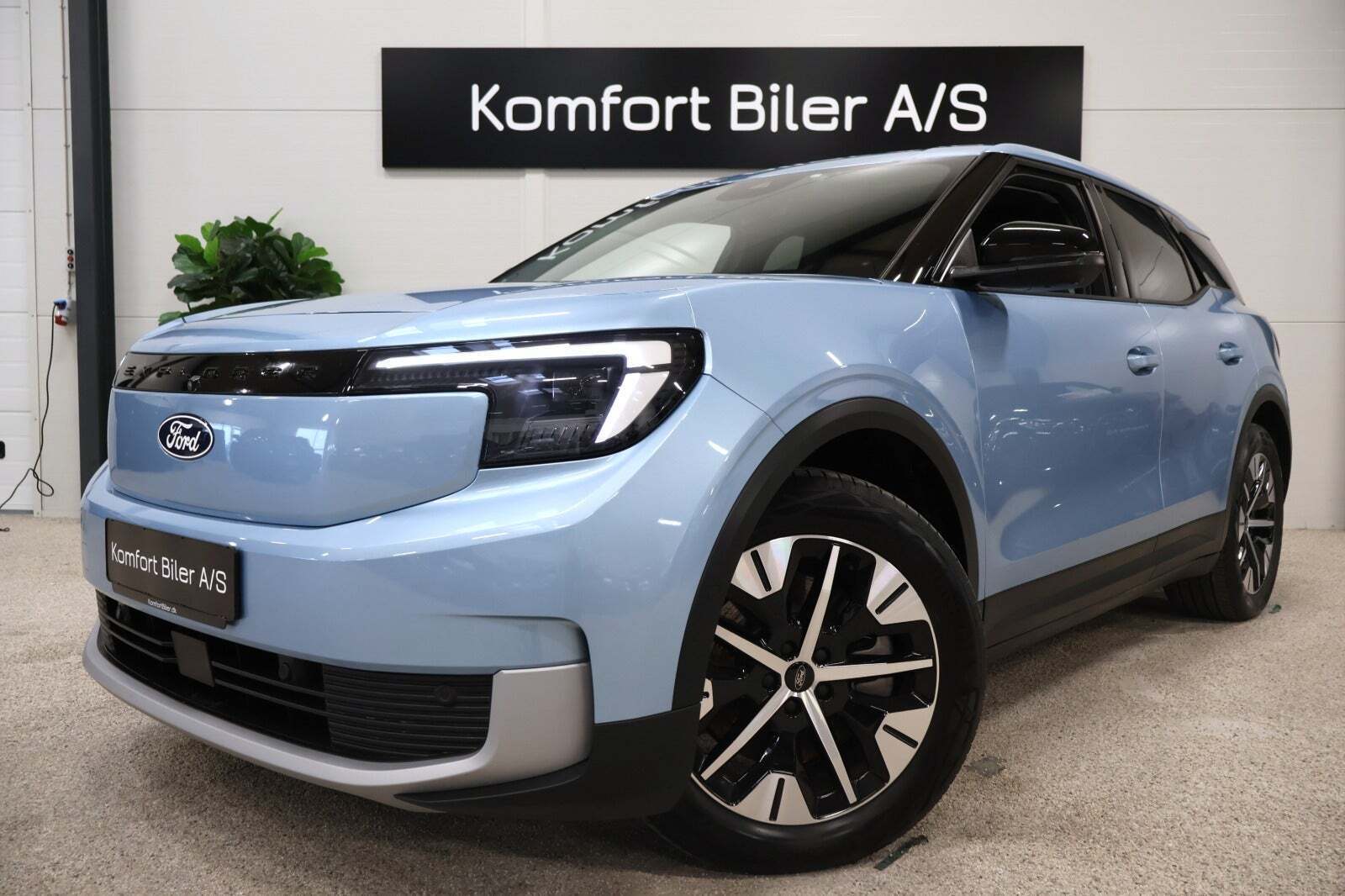 Ford Explorer 82 Select Extended Range