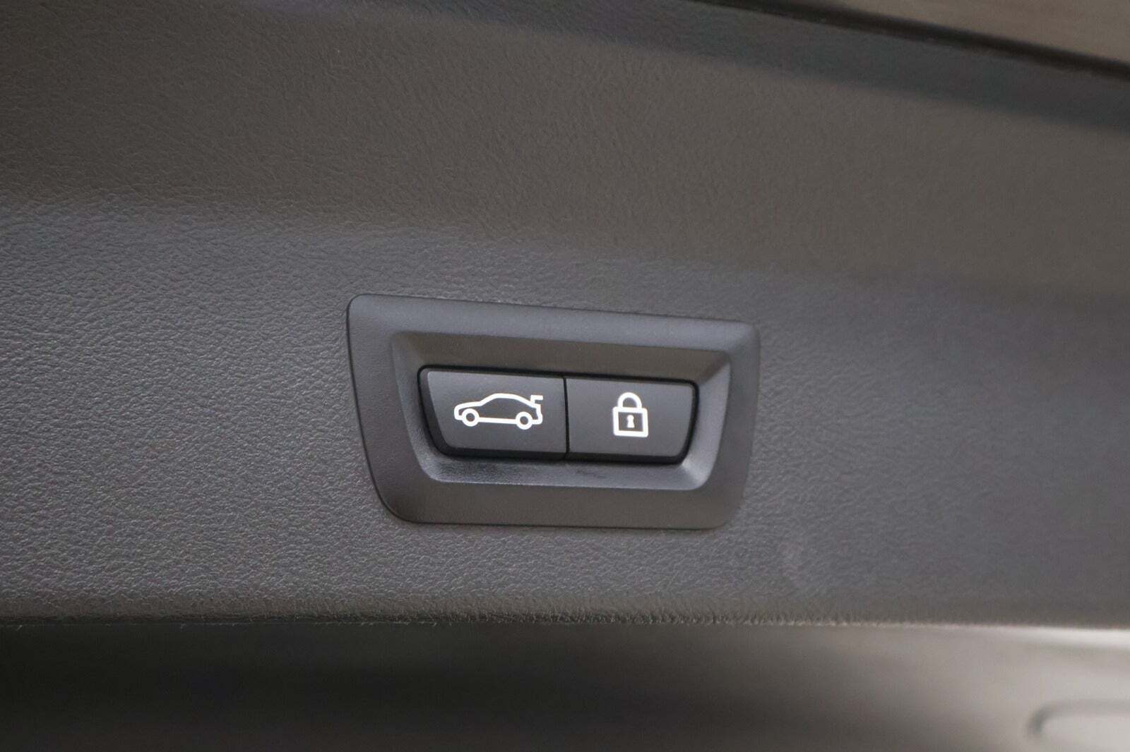 Grå BMW iX3 fra 2022