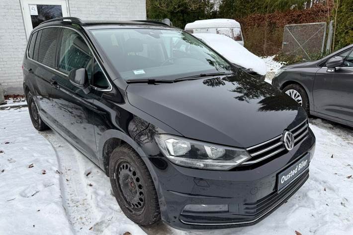 undefined VW Touran fra 2019 set udefra