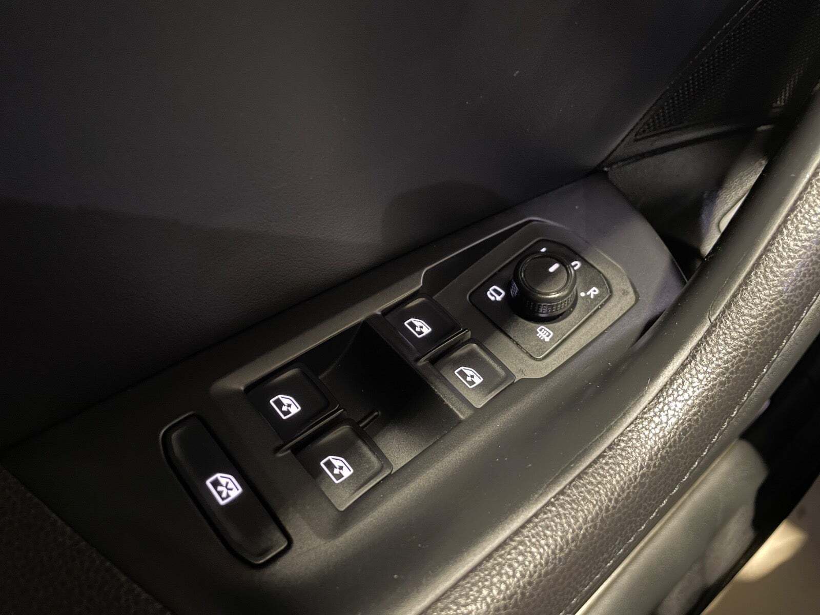 Sort VW Passat fra 2018