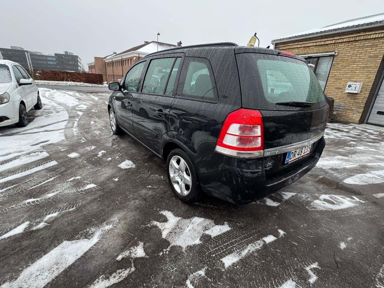 Opel Zafira 1,8 16V Enjoy 7prs