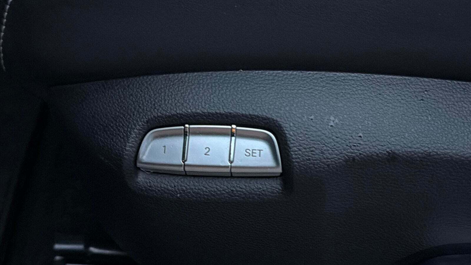 Blå MG Marvel R fra 2023