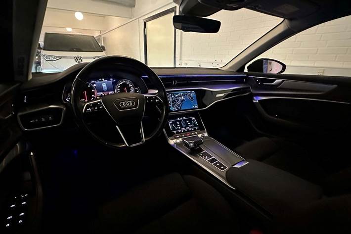 Grå Audi A6 fra 2020