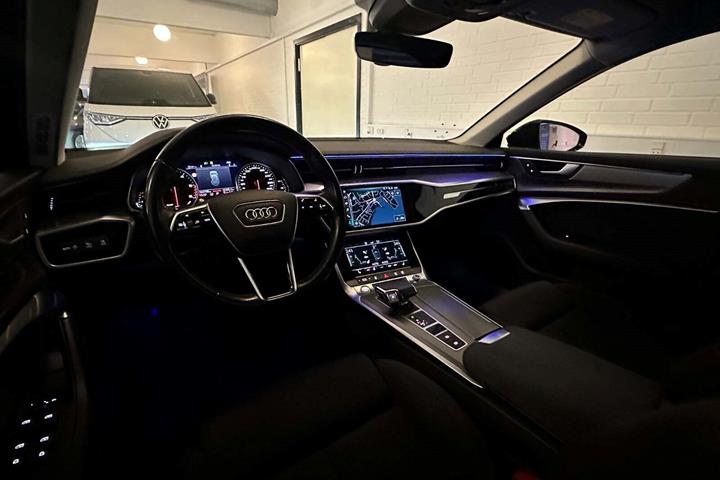 Grå Audi A6 fra 2020