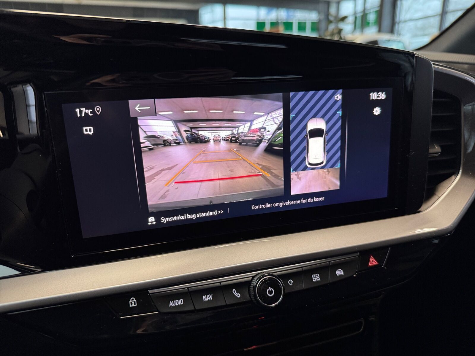 Hvid Opel Mokka-e fra 2022