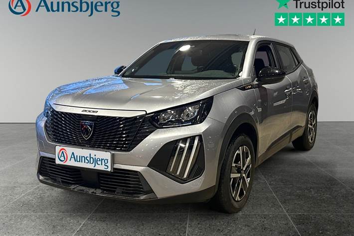 Grå Peugeot e-2008 fra 2025 set udefra