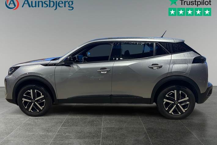Grå Peugeot e-2008 fra 2025