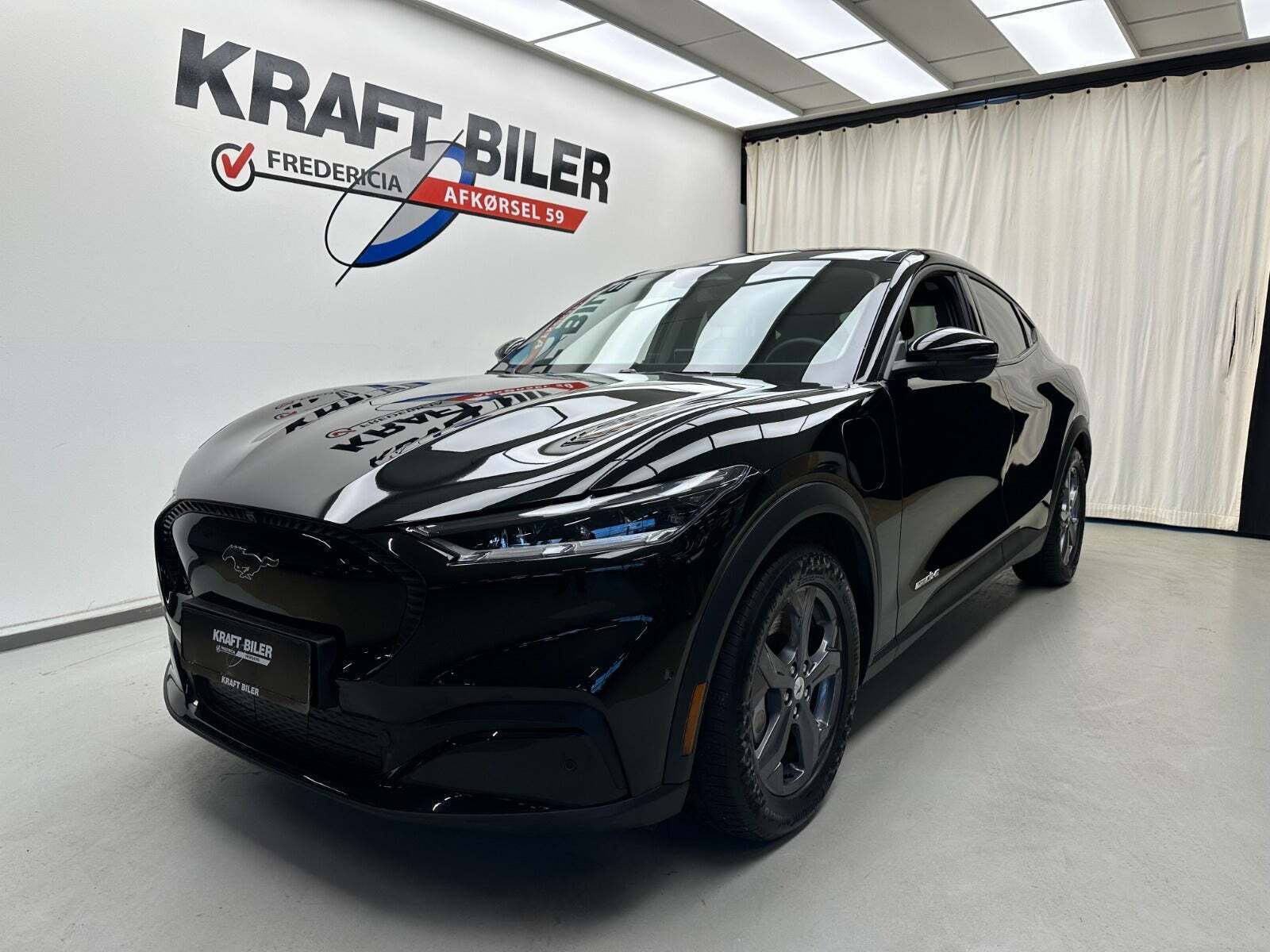 Ford Mustang Mach-E 75 Standard Range