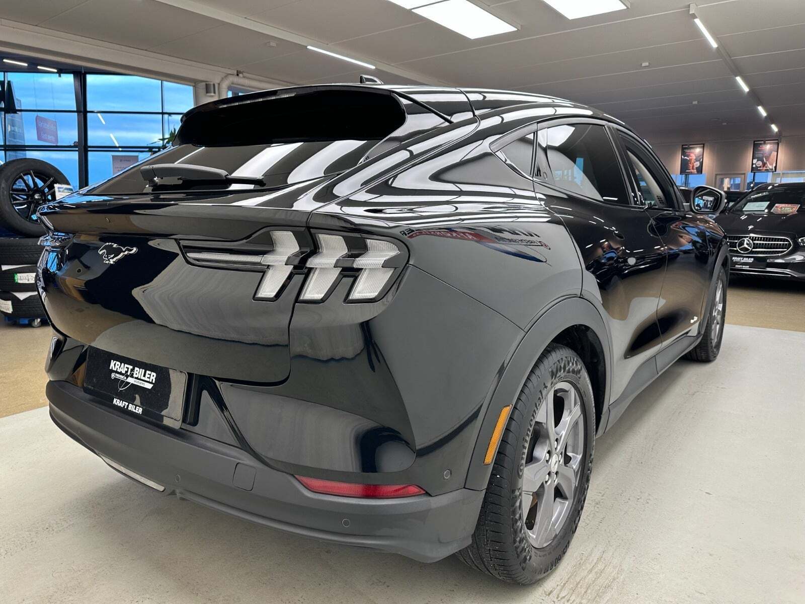 Ford Mustang Mach-E 70 Premium Standard Range