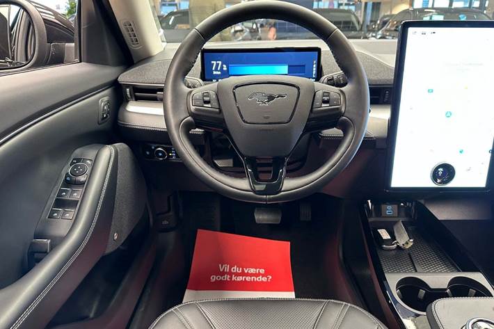 Sort Ford Mustang Mach-E fra 2023