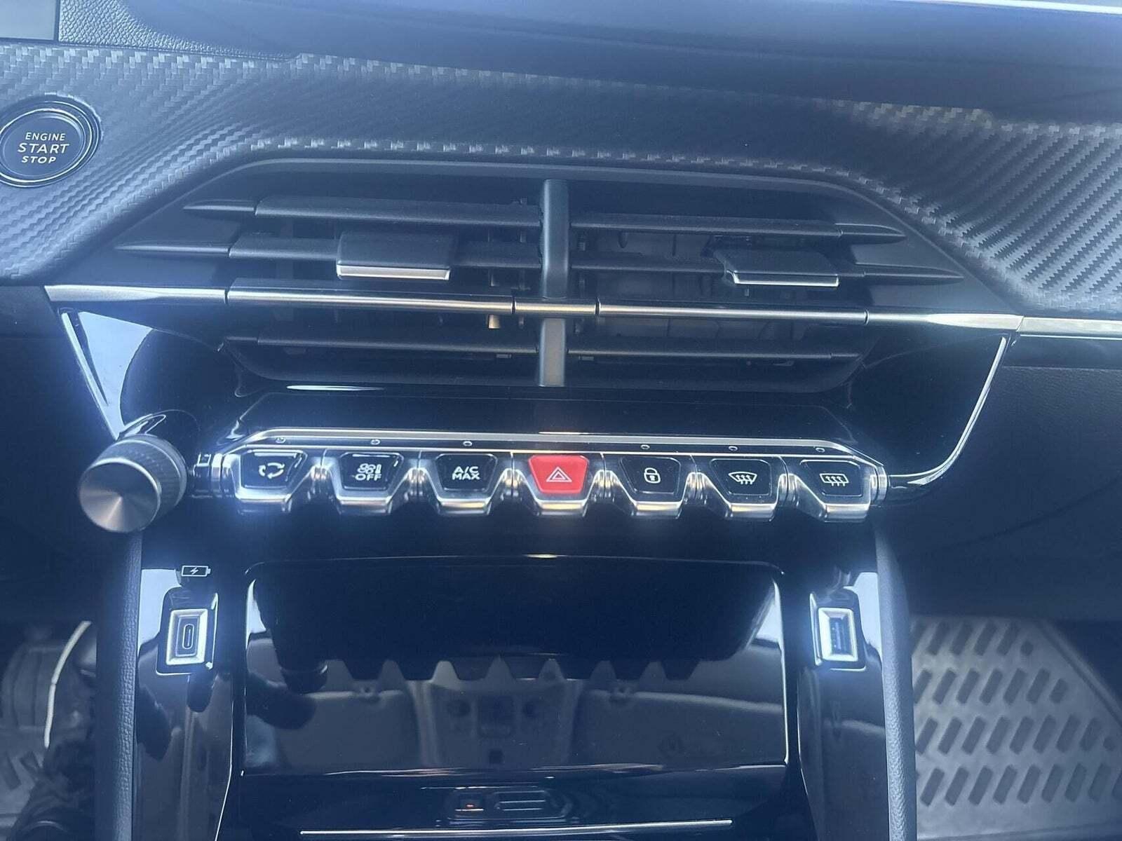 Sort Peugeot e-208 fra 2022