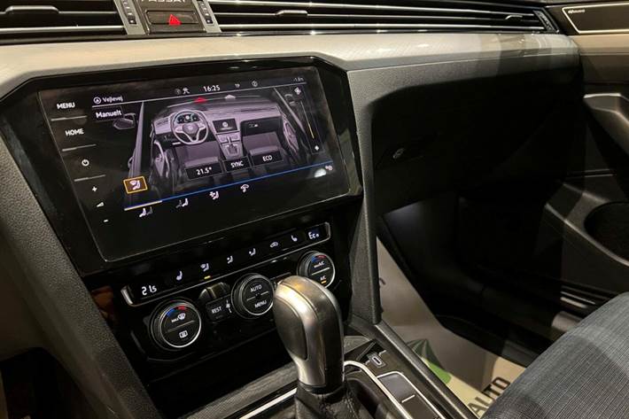 Sort VW Passat fra 2020