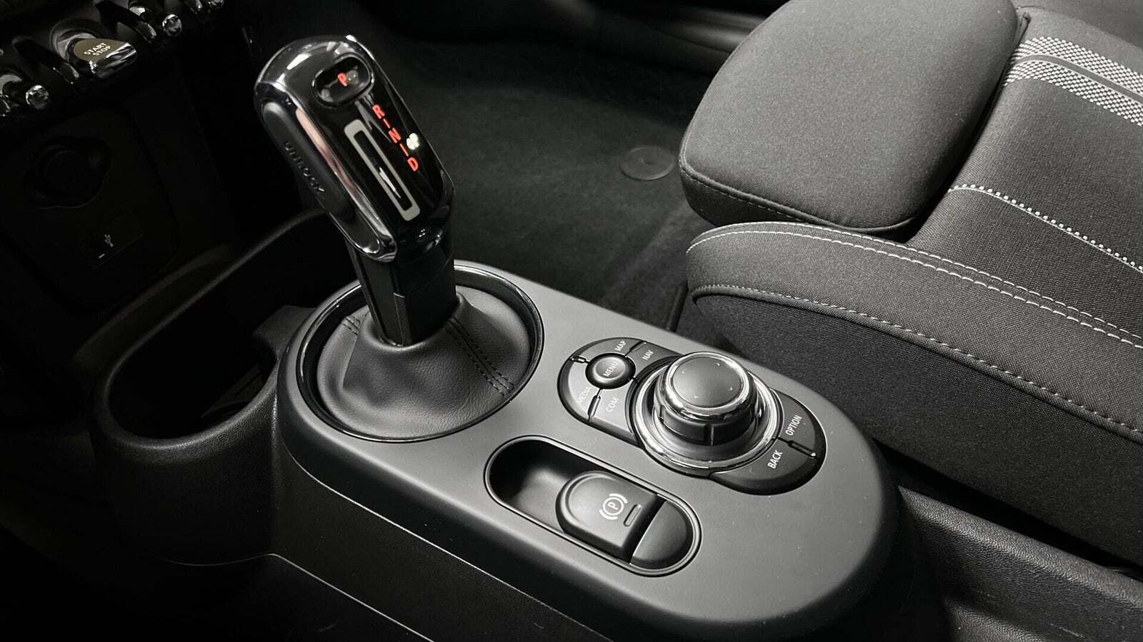 Grå Mini Cooper SE fra 2021