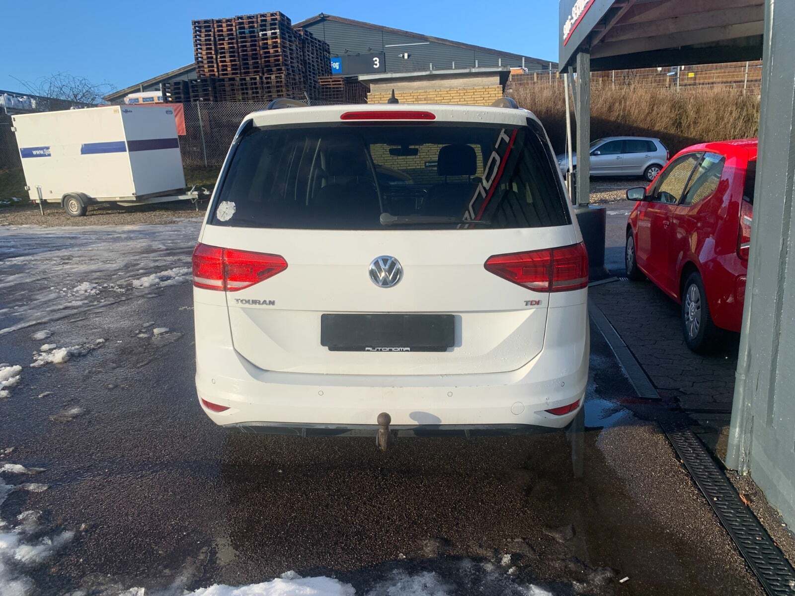 Hvid VW Touran fra 2017