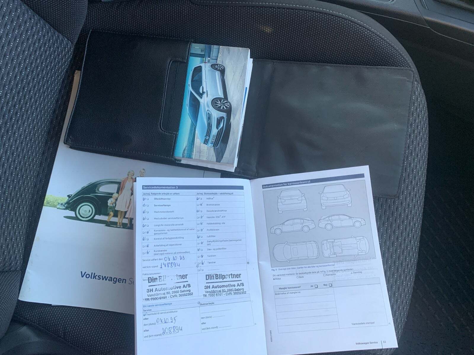 Hvid VW Touran fra 2017
